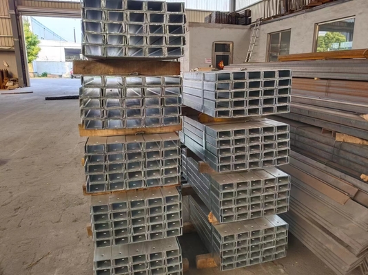 Geperst warmgewalst gegalvaniseerd staal C sectie Purlins Longitudinal