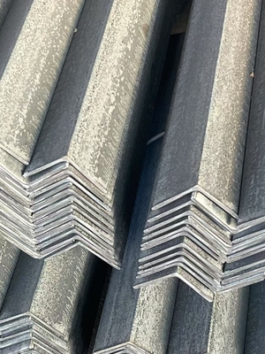 Gegalvaniseerde staalhoek: essentieel element voor sterke en veilige bouwprojecten