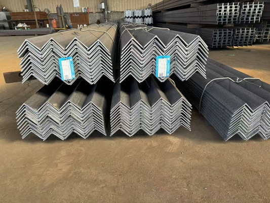 Warmgewalste gegalvaniseerde hoek essentieel voor de bouw van de deurframe van civiele gebouwen