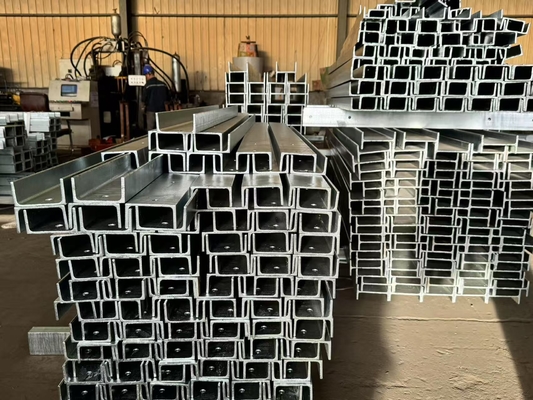 Hoogsterkte kanaalstaal warmgewalste structurele kanalen Duurzaam Anti-roest Voor commerciële, industriële en infrastructuurprojecten